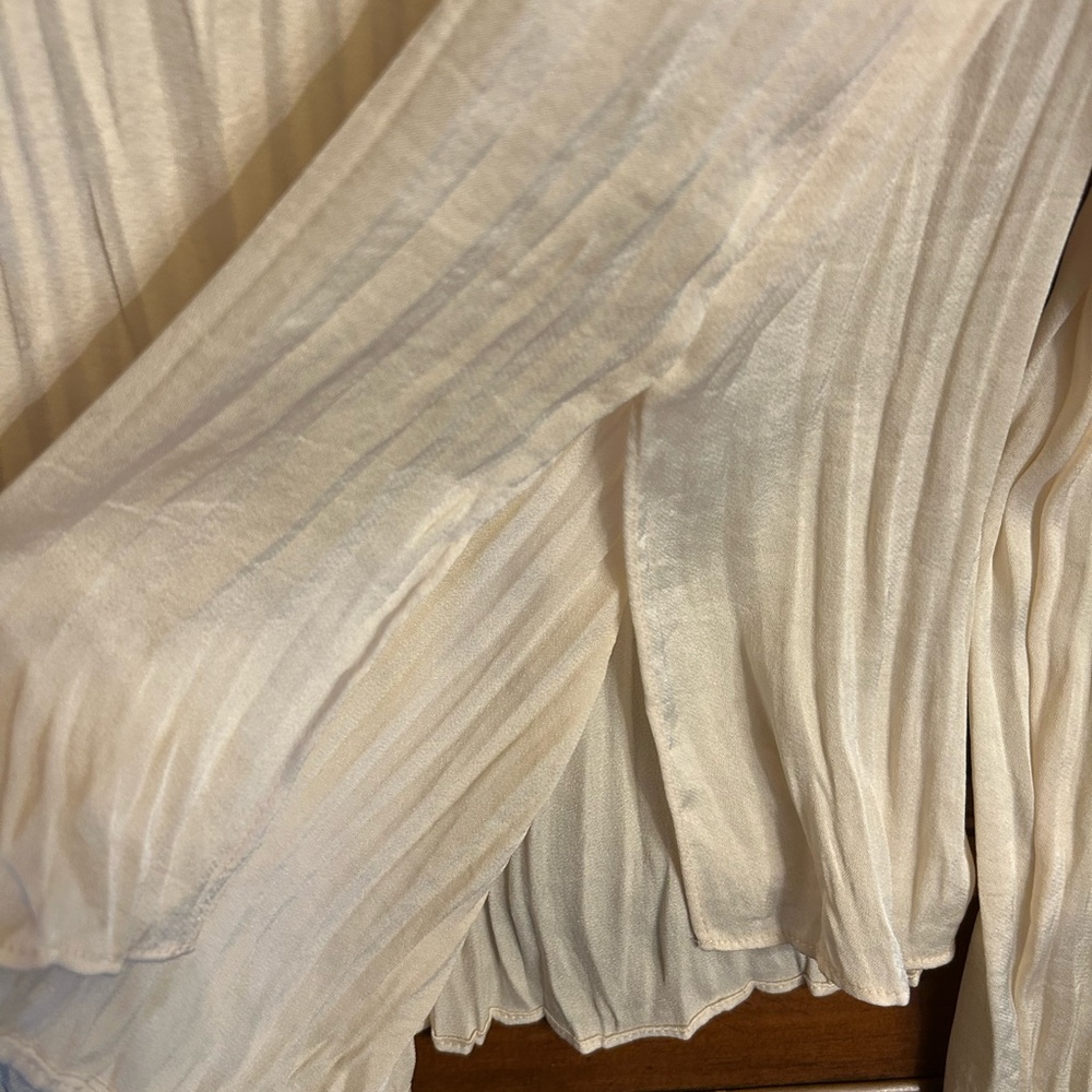 Vince Cream Crushed Satin Mock Neck Long Sleeve Blouse Size Small - Picture 7 of 11